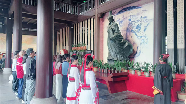 华媒人秭归祭屈原