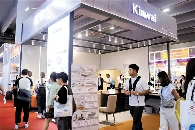 侨架金桥通四海 情系桑梓促共赢