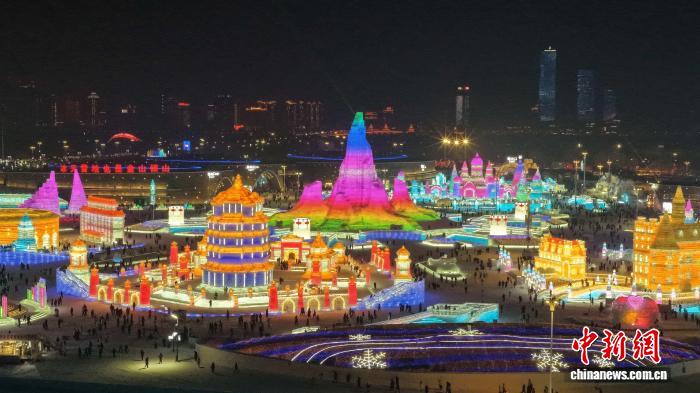 哈尔滨冰雪大世界正式闭园 定向推出“免费游下届”服务举措